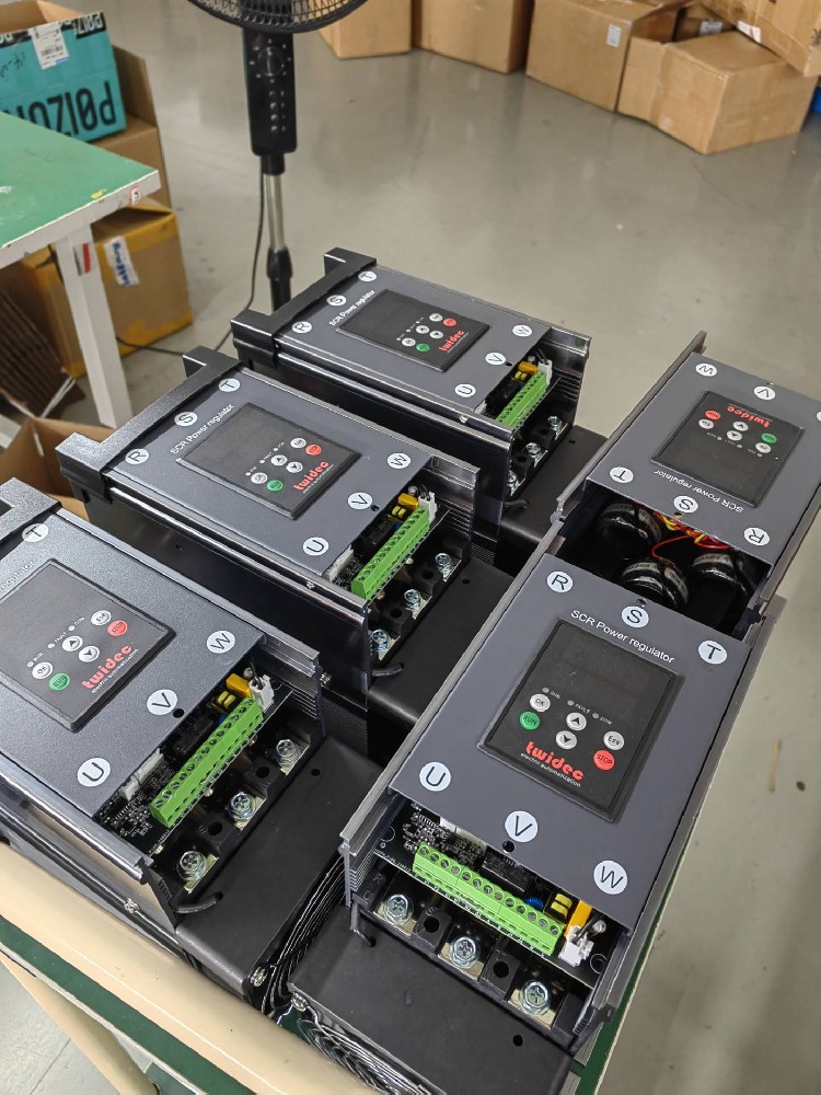 电力调解器的开关频率怎样影响系统性能和EMI特征？？？？？？？