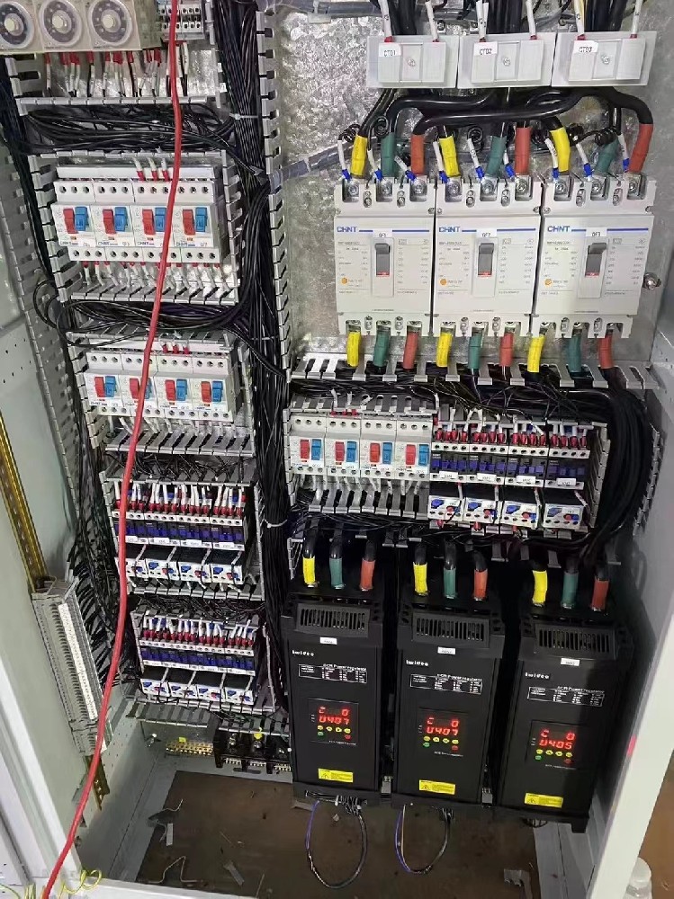 电力调解器在运行历程中，，，，，，，，怎样通过声音起源判断其事情状态是否正常？？？？？？？？