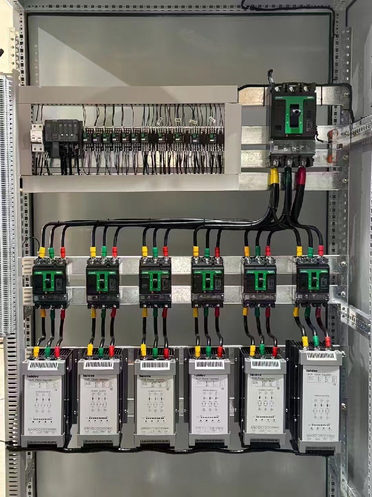 生物能源发电项目中，，，，，电力调解器怎样顺应其不稳固的电力输出特征？？？？？？？