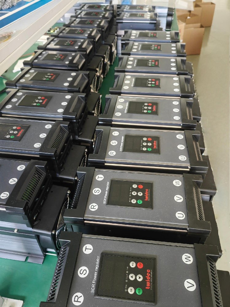 有没有步伐降低电力调解器运行时的噪音？？？？？