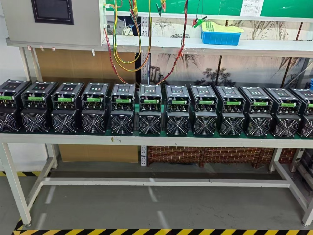 毗连电力调解器的线缆老化，，，，，，在不替换线缆的情形下，，，，，，能否接纳暂时步伐继续清静使用电力调解器？？？？？？？