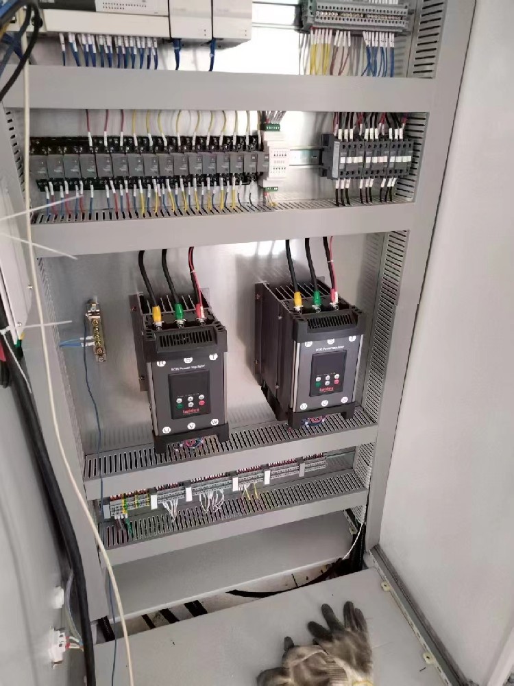 电力调解器在运行中误触紧迫阻止按钮，，，，，，，恢复正常运行需要举行哪些操作和检查？？？？？？？？